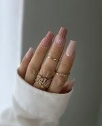 ناخن مصنوعی راسا با مواد کاشت