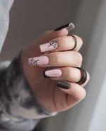 ناخن مصنوعی راسا با مواد کاشت