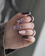 ناخن مصنوعی راسا با مواد کاشت