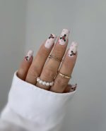 ناخن مصنوعی راسا با مواد کاشت