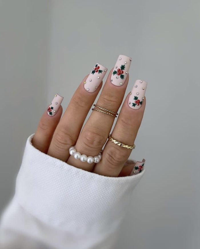 ناخن مصنوعی راسا با مواد کاشت