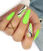 ناخن مصنوعی راسا مدل سبز طرح خطی مینیمال - Image 2