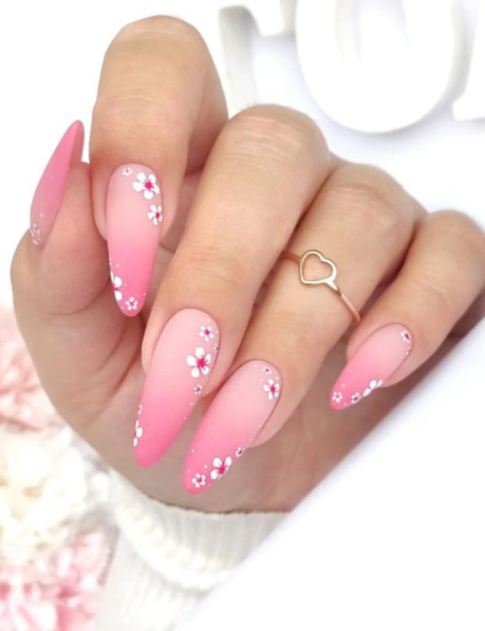 ناخن مصنوعی راسا مدل آمبره و گل بابونه