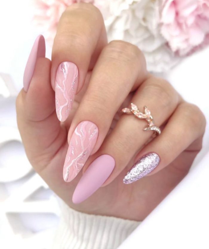 ناخن مصنوعی راسا مدل صورتی اکلیلی طرح ماربل