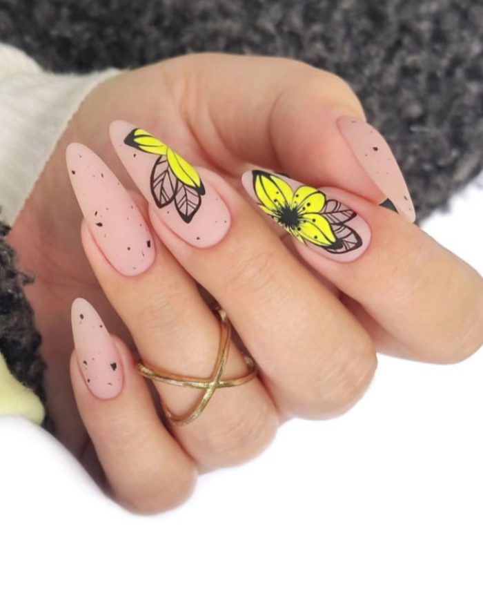 ناخن مصنوعی راسا مدل نود طرح گل زرد