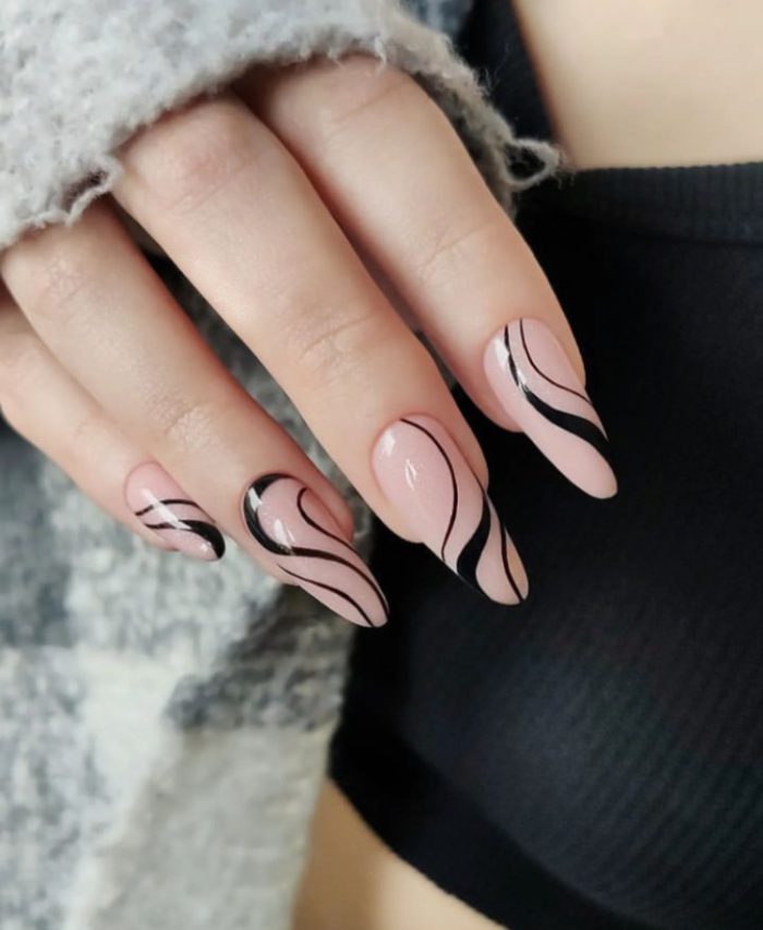 ناخن مصنوعی راسا مدل مشکی طرح خط منحنی - Image 2