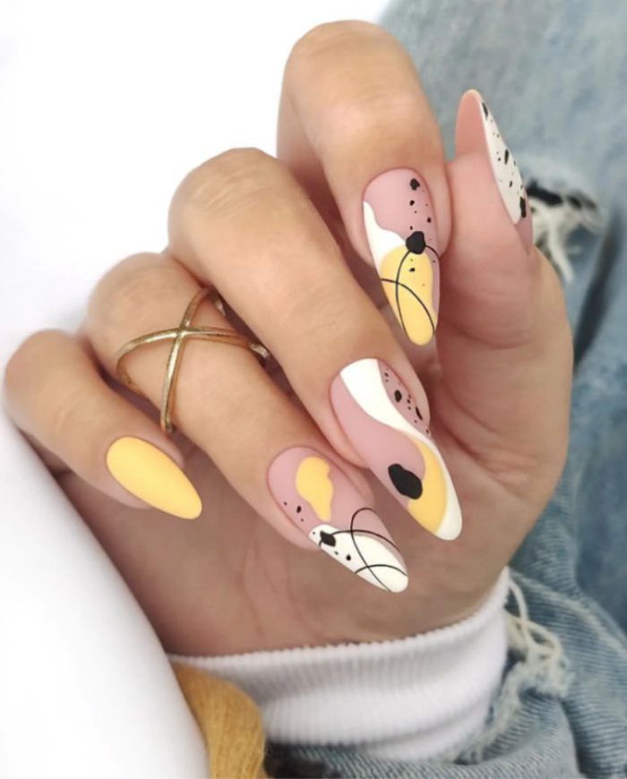 ناخن مصنوعی راسا مدل زرد و سفید طرح مینیمال