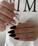 ناخن مصنوعی راسا مدل مشکی سفید طرح مینیمال