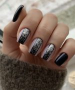 ناخن مصنوعی راسا مدل مشکی شیری شاین دار