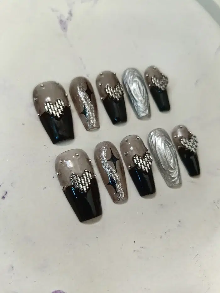 ناخن مصنوعی راسا مدل مشکی نقره ای طرح قلب کد RSR83 - Image 6