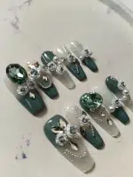 ناخن مصنوعی راسا بیبی بومر شیری سبز طرح گل و نگین کد RSR1066