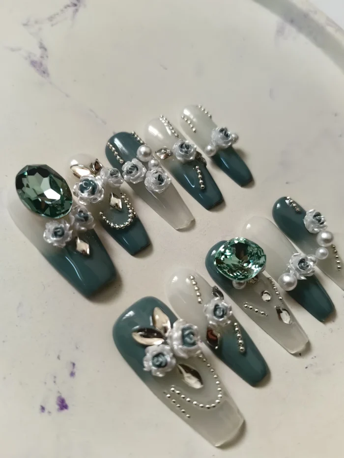 ناخن مصنوعی راسا بیبی بومر شیری سبز طرح گل و نگین کد RSR1066