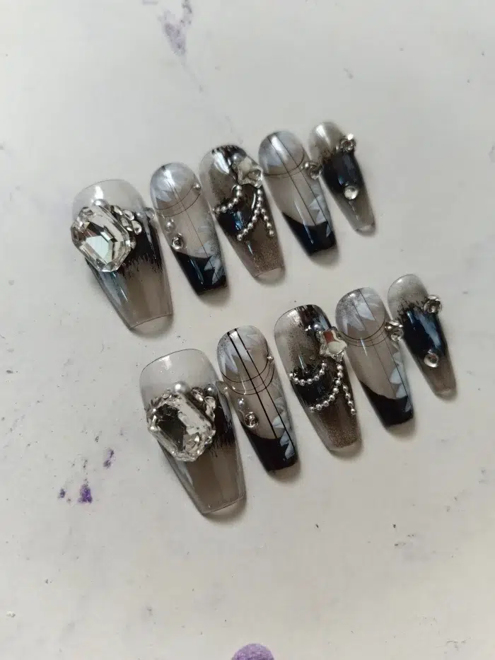 ناخن مصنوعی راسا مشکی طرح گل کد RSR1157