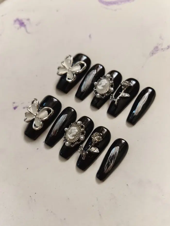 ناخن مصنوعی راسا مشکی طرح گل و پروانه کد RSR606