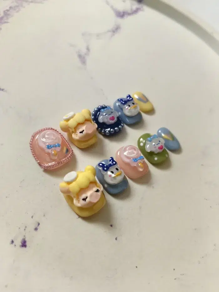 ناخن مصنوعی راسا مدل فانتزی رنگی طرح دختر و آبنبات کد RSR767