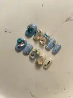 ناخن مصنوعی راسا مدل آبی کرمی طرح پاپیون و نگین کد RSR829 - Image 2