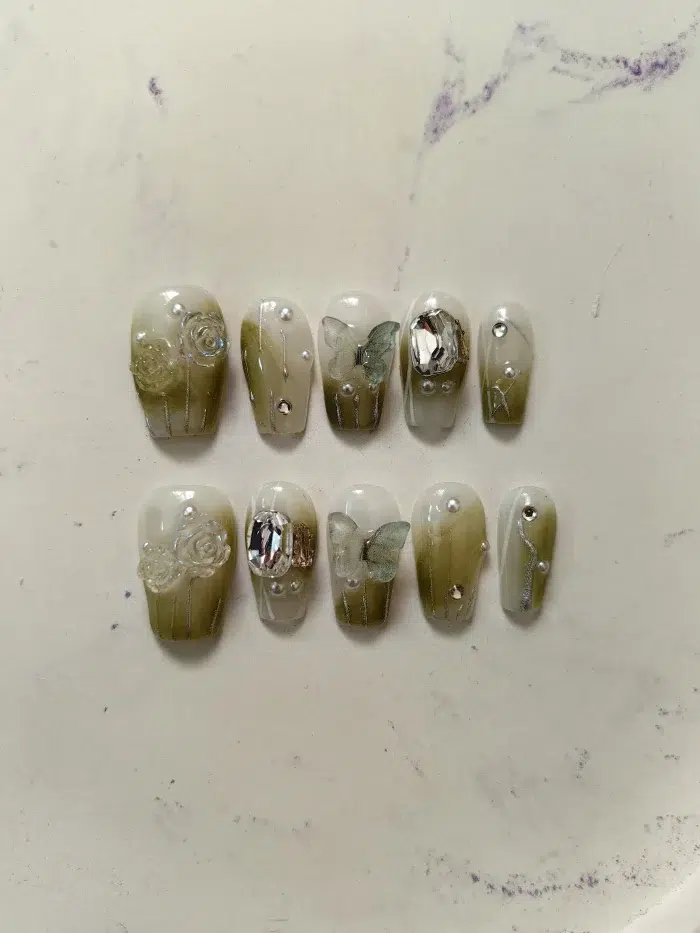 ناخن مصنوعی راسا مدل بیبی بومر سبز طرح گل و پروانه کد RSR621