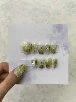 ناخن مصنوعی راسا مدل بیبی بومر سبز طرح گل و پروانه کد RSR621