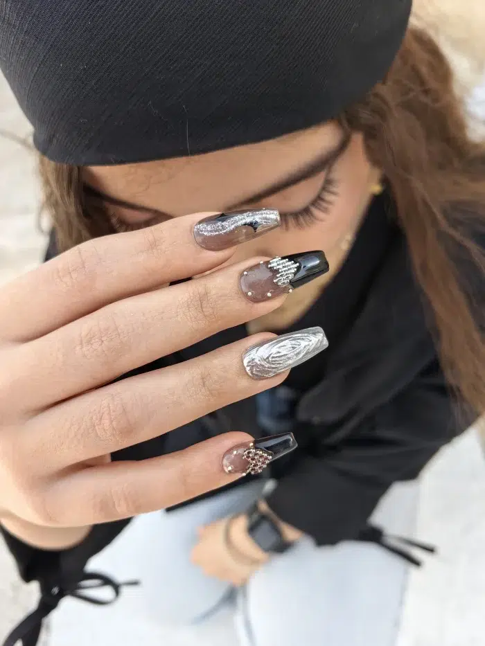 ناخن مصنوعی راسا مشکی نقره ای طرح قلب کد RSR83