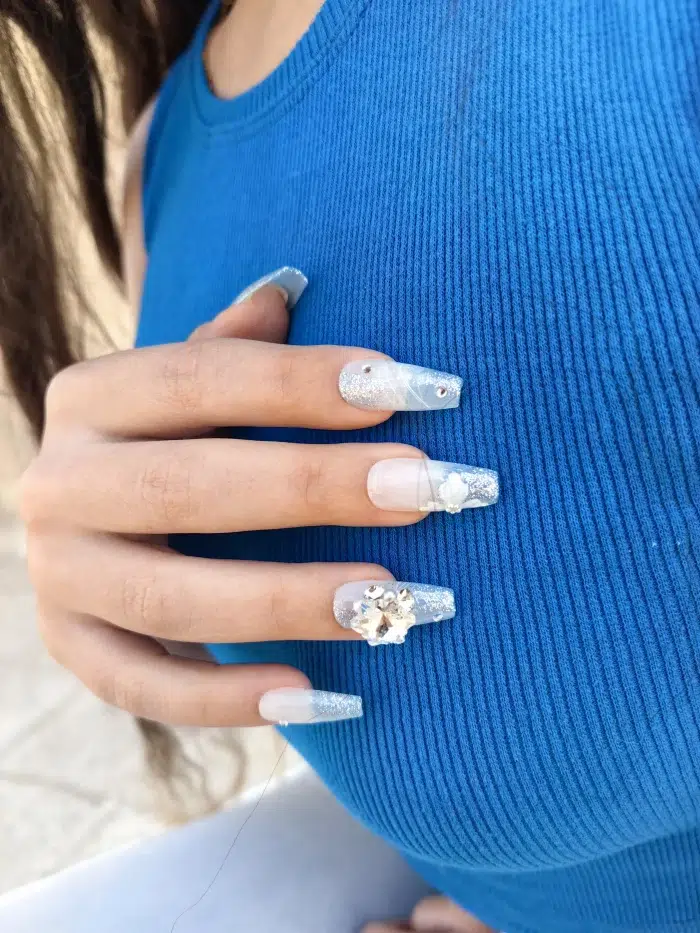 ناخن مصنوعی راسا مدل بیبی بومر آبی اکلیلی طرح گل و نگین دار کد RSR1072