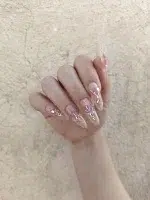 ناخن مصنوعی راسا مدل بیبی بومر صورتی متوسط طرح نگین دار