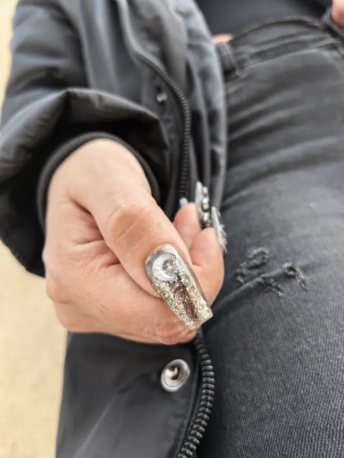 ناخن مصنوعی راسا مدل مشکی طوسی طرح مار و ماه دارک