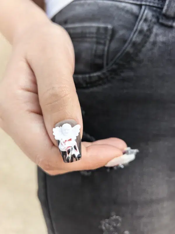 ناخن مصنوعی راسا مدل قرمز مشکی طرح فرشته دارک