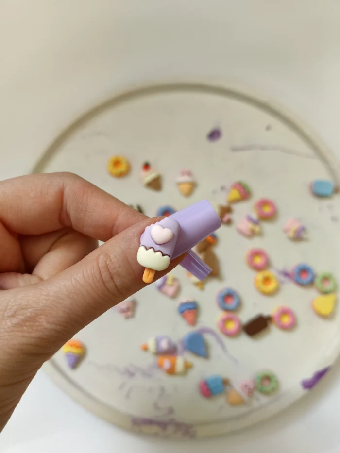 استیکر برجسته ناخن راسا طرح بستنی گاز زده یاسی