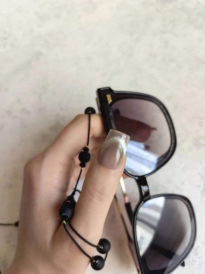 ناخن مصنوعی فرنچ راسا مدل آیس ژل مگنتی رنگ نود