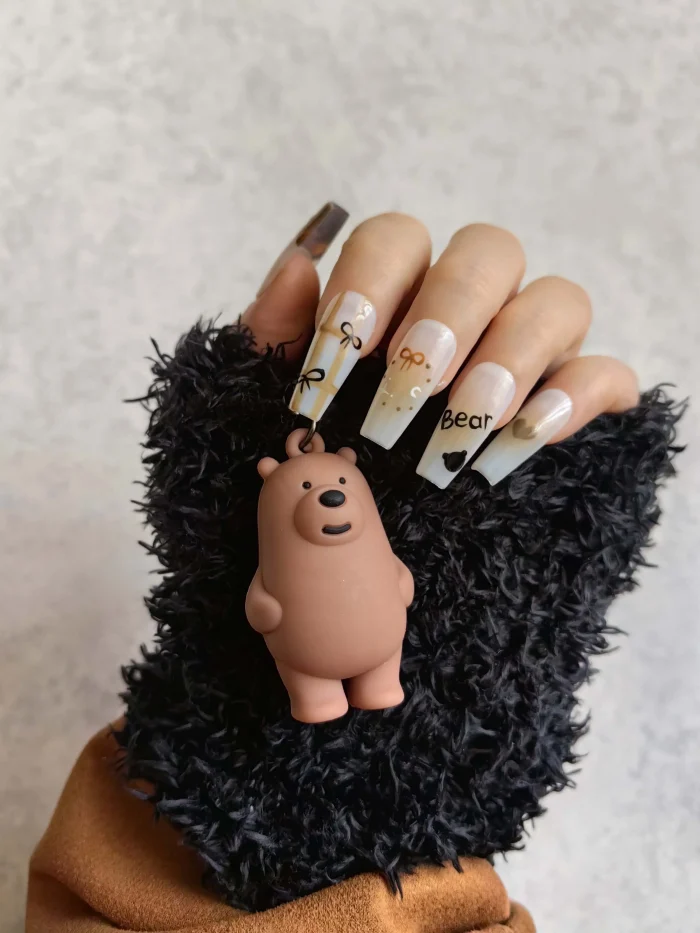 ناخن مصنوعی بلند راسا طرح خرس تدی رنگ شیری قهوه ای