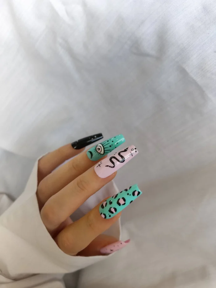 ناخن مصنوعی راسا مدل چشم و مار و پلنگی