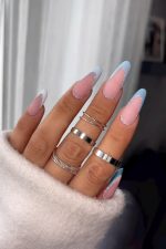 ناخن مصنوعی راسا طرح فرنچ مینیمال براق رنگ طیف آبی