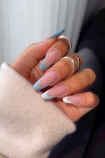 ناخن مصنوعی راسا طرح فرنچ مینیمال براق رنگ طیف آبی