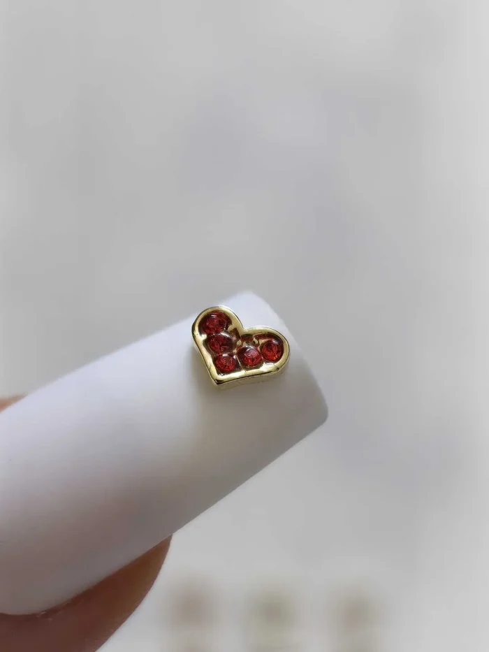 استیکر برجسته ناخن راسا طرح قلب قرمز طلایی نقره ای