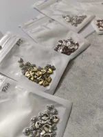 استیکر برجسته ناخن راسا طرح قلب قرمز طلایی نقره ای