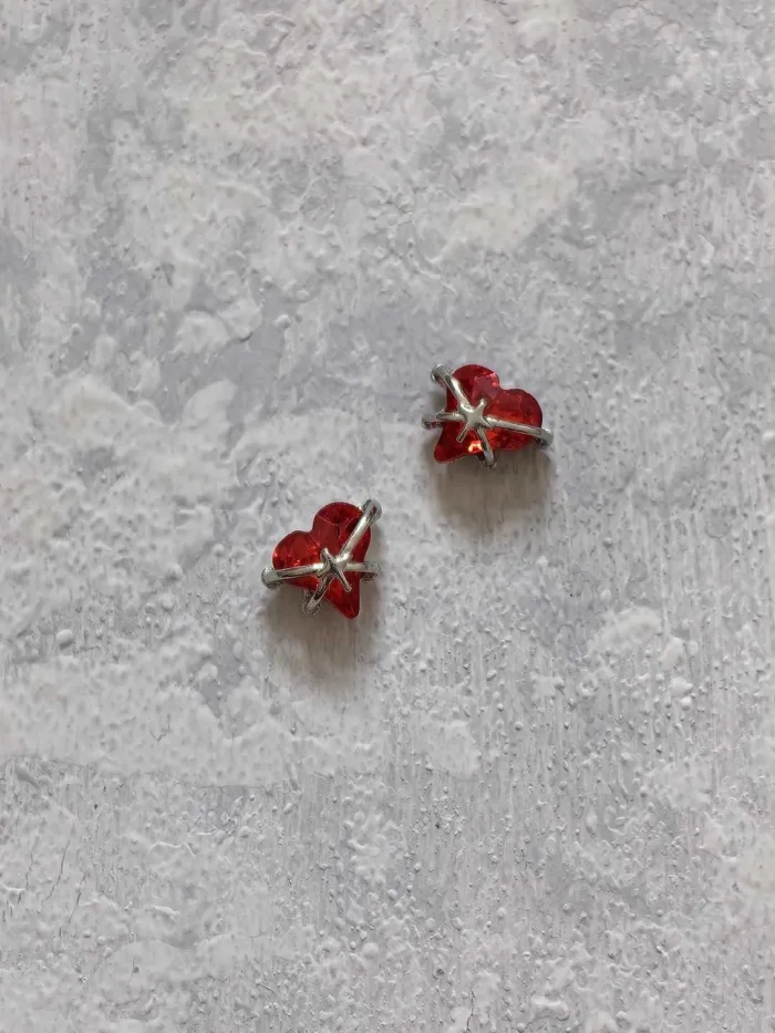 استیکر برجسته ناخن راسا طرح قلب در بند قرمز