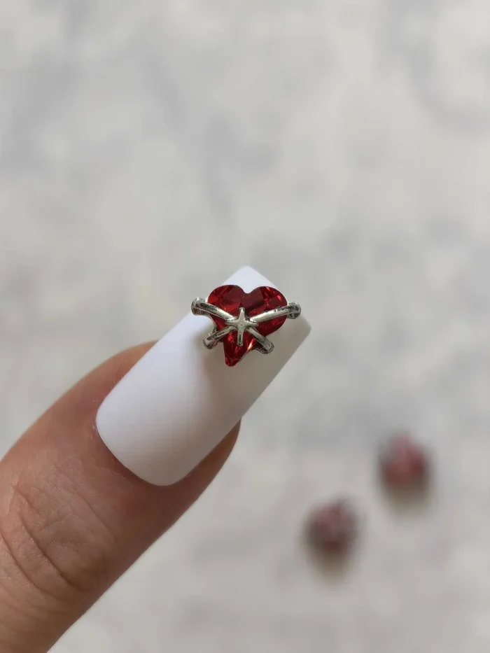 استیکر برجسته ناخن راسا طرح قلب در بند قرمز