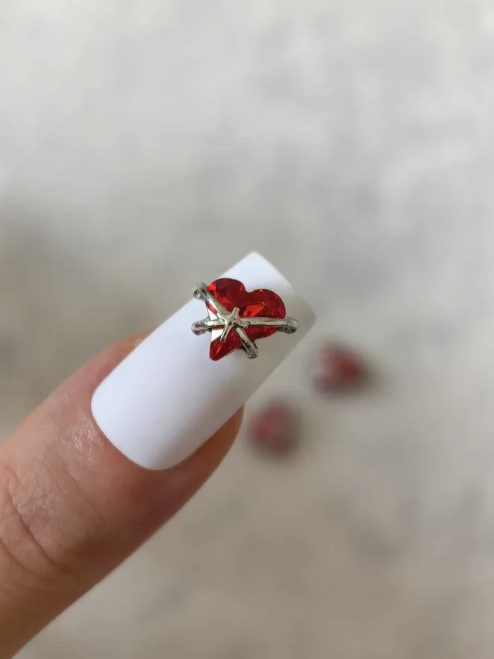 استیکر برجسته ناخن راسا طرح قلب در بند قرمز