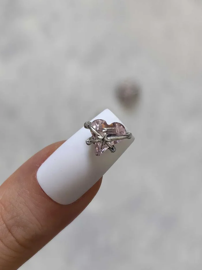 استیکر برجسته ناخن راسا طرح قلب در بند نقره ای