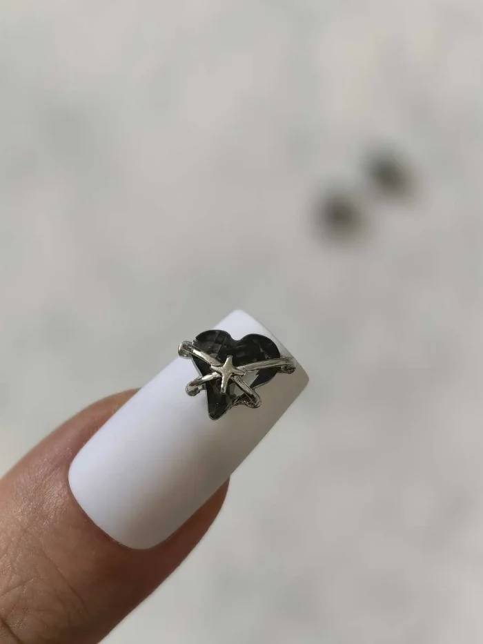 استیکر برجسته ناخن راسا طرح قلب در بند مشکی