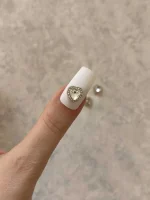 استیکر برجسته ناخن راسا طرح قلب نگین دار سفید