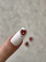 استیکر برجسته ناخن راسا طرح قلب نگین دار قرمز