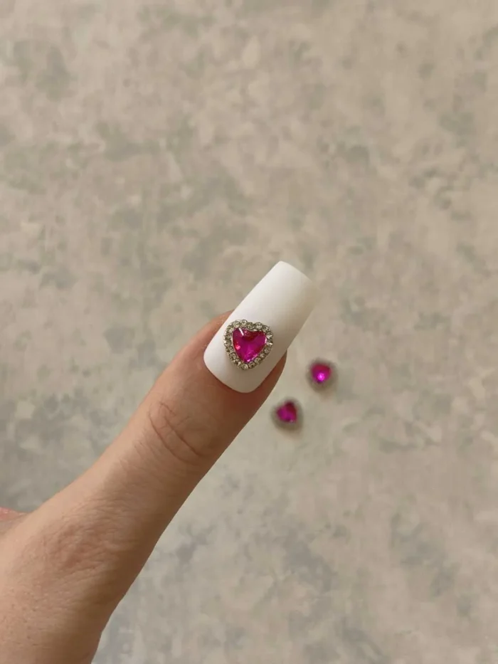 استیکر برجسته ناخن راسا طرح قلب نگین دار بنفش