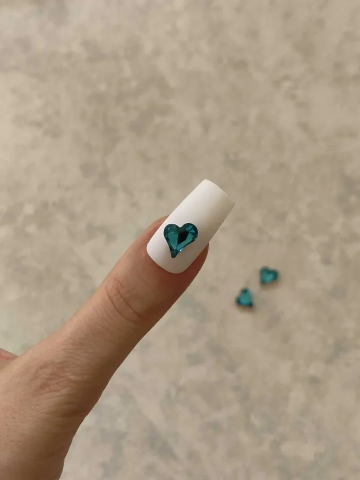 استیکر برجسته ناخن راسا طرح قلب رنگی آبی آسمانی