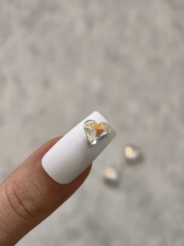 استیکر برجسته ناخن راسا طرح قلب رنگی سفید