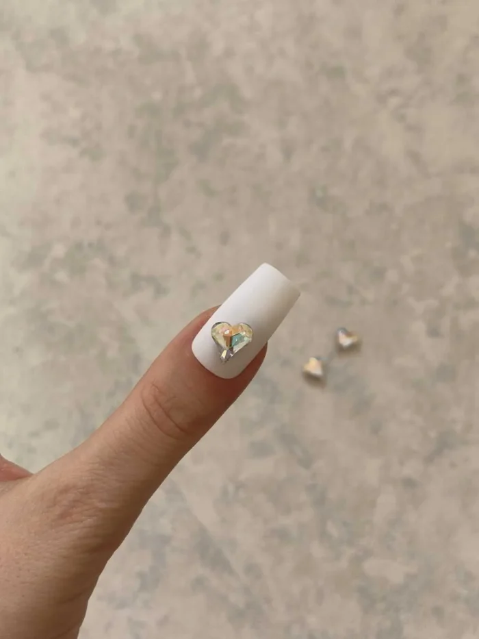 استیکر برجسته ناخن راسا طرح قلب رنگی سفید