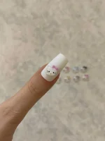 استیکر برجسته ناخن راسا طرح صورت کیتی رنگ سفید سرخابی