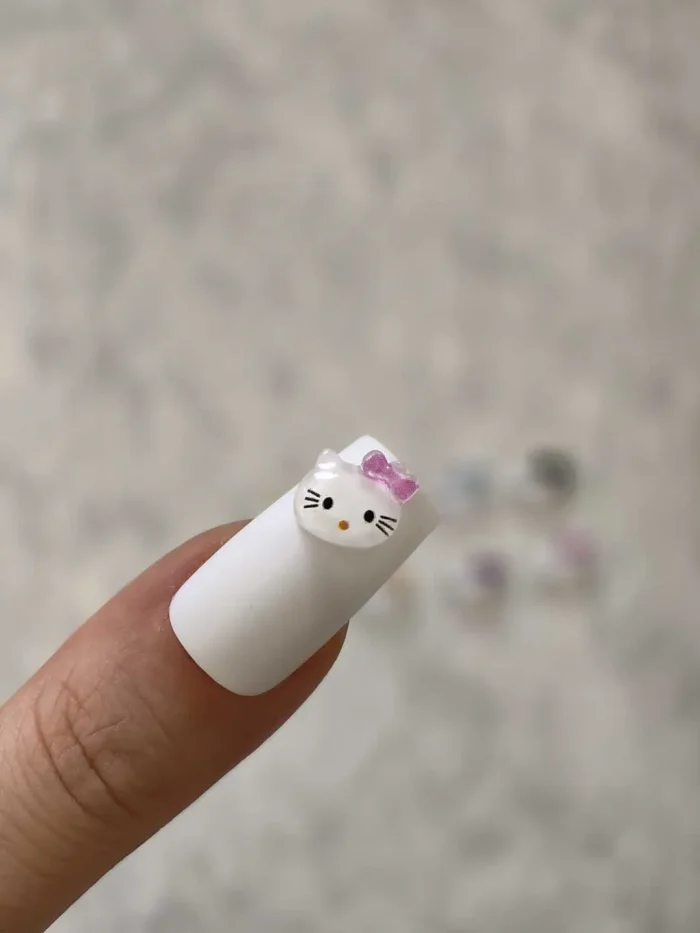 استیکر برجسته ناخن راسا طرح صورت کیتی رنگ سفید سرخابی