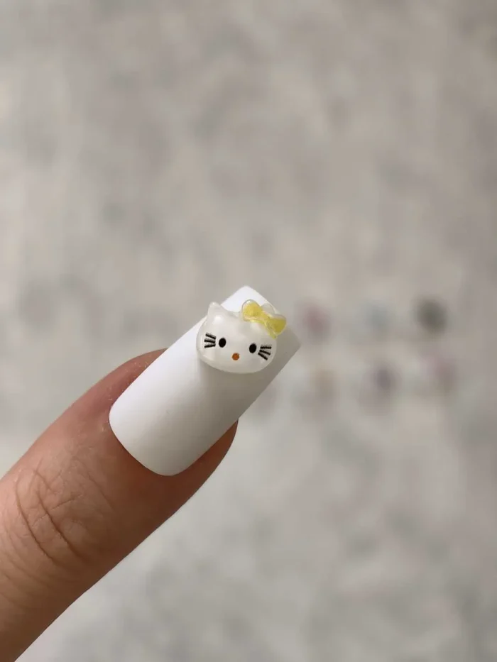 استیکر برجسته ناخن راسا طرح صورت کیتی رنگ سفید زرد