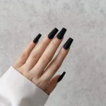 ناخن مصنوعی رنگی ساده راسا رنگ مشکی فرم مربع